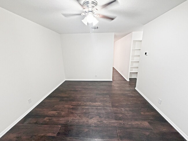 Building Photo - 5215 Village Haven