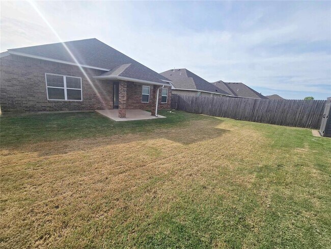 Building Photo - 9221 Anaum Ln