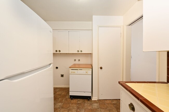 Building Photo - Mcgraw Triplex