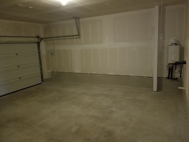 Building Photo - 10403 Midsummer Meadow