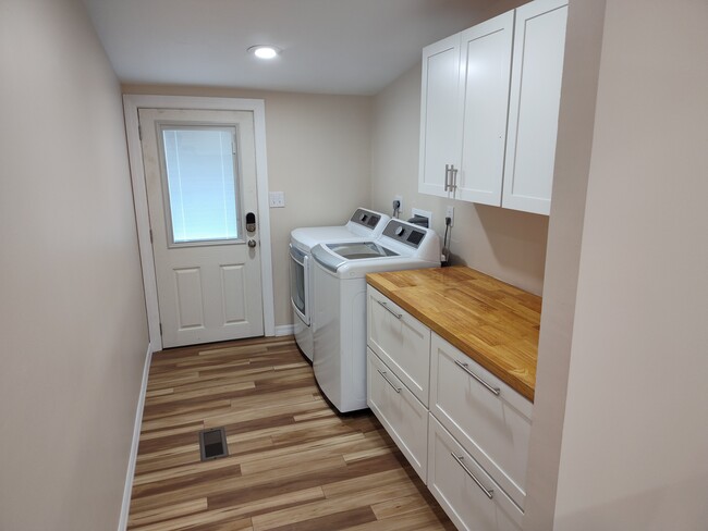 Laundry Room - 11300 SE 44th Ave