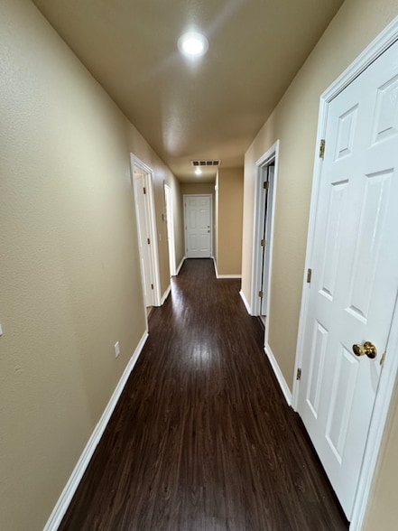 Building Photo - 1603 Evening Shade Dr