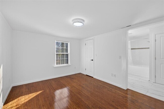 Building Photo - 240 E 5th Ave