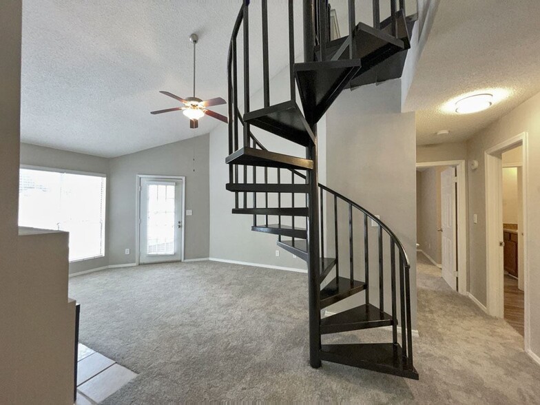 Building Photo - Lexington Farms Apartments