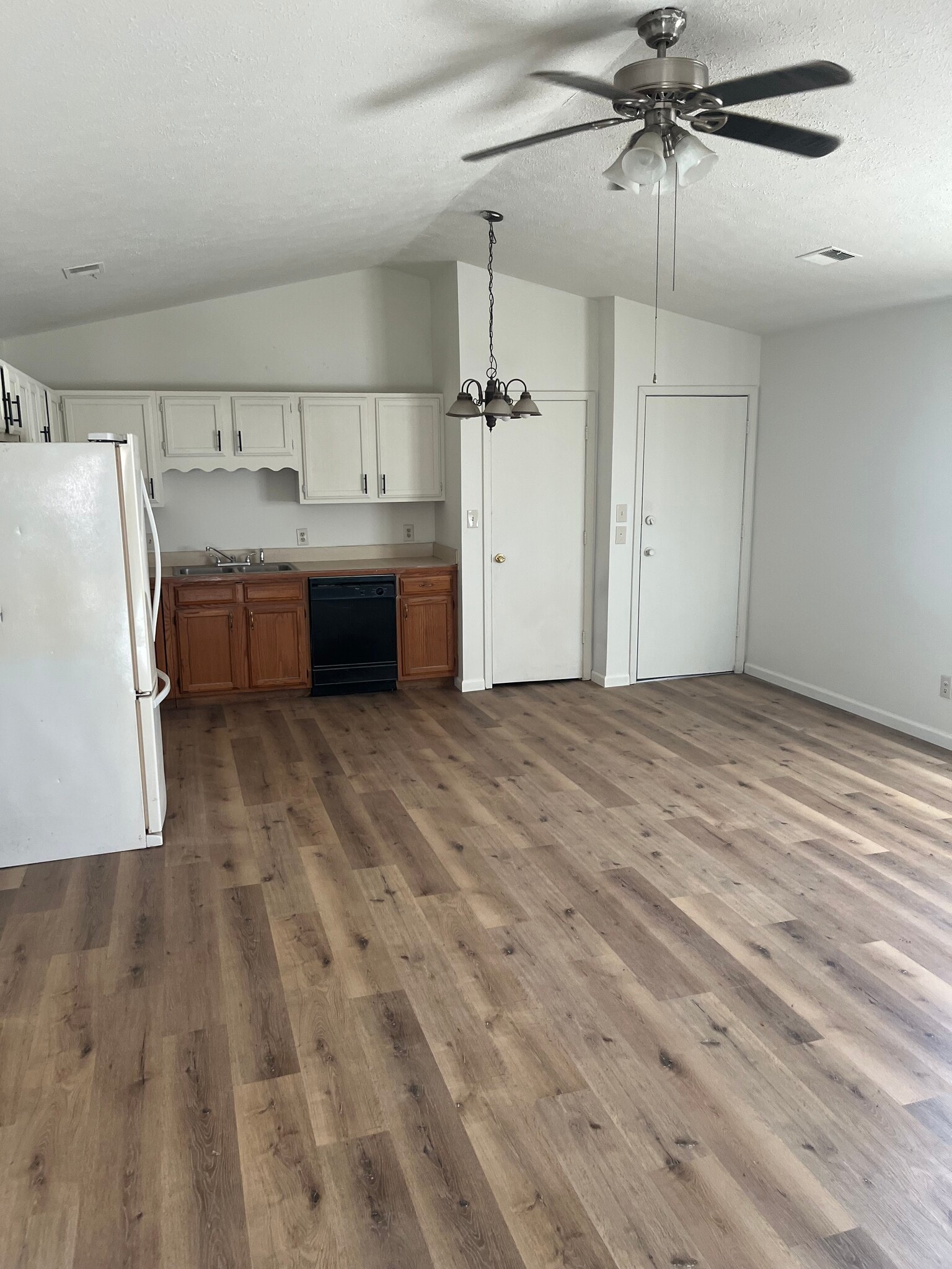 Kitchen - 5120 Virginia Dr