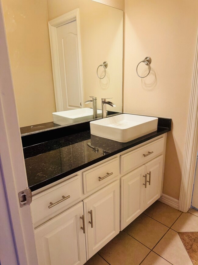 Building Photo - 3802 SW Osprey Dr