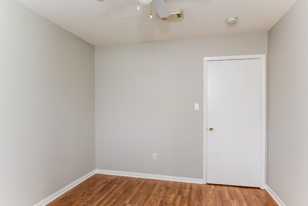 Building Photo - 200 Montrose Cir