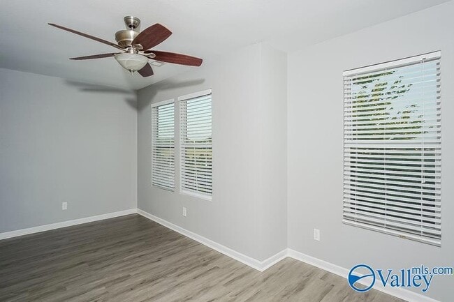 Building Photo - 3703 Avalon Lake Dr SW