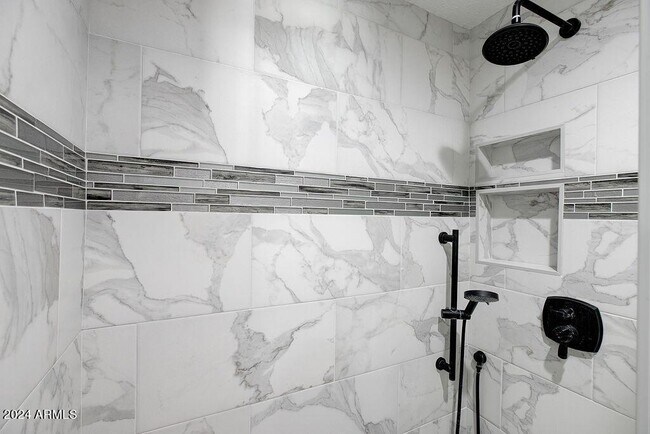 Building Photo - 917 N 87th Pl