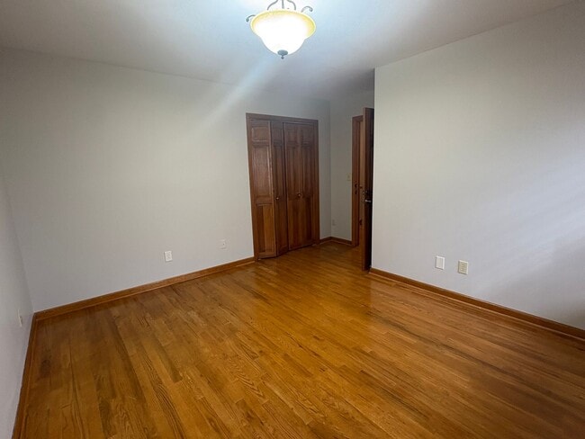 Building Photo - Charming Home Near Lakewood Golf & Country Club in Tullahoma...