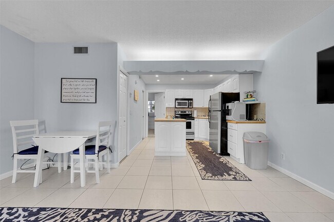 Building Photo - 4627 Bougainvilla Dr