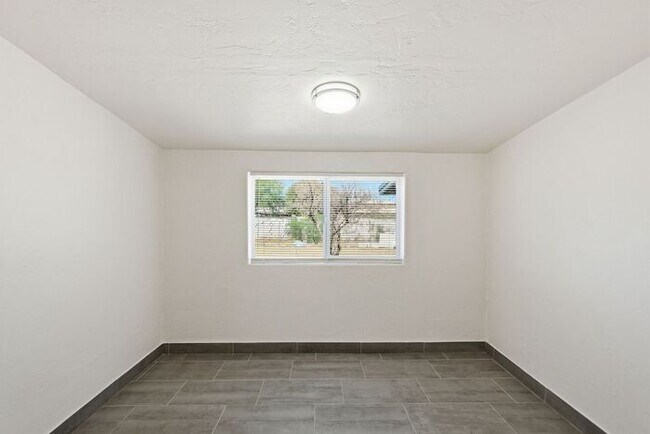 Building Photo - 4608 Fremont Ave