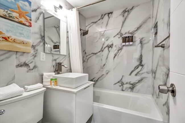 Building Photo - Single Family Home in Non HOA East Boca Raton