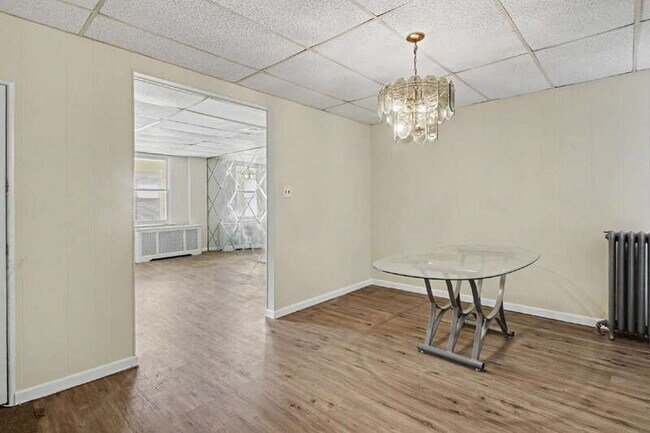 Building Photo - 5335 Willows Ave