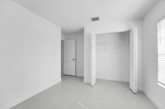 Building Photo - 6394 Windwood Wy