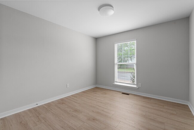 Building Photo - 101 Rothwood Ct