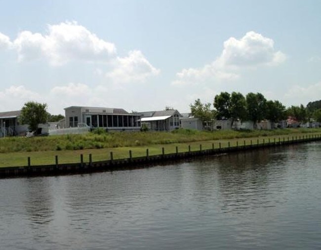 Twin Lakes RV & Camping Resort 1618 Memory Ln Chocowinity NC 27817