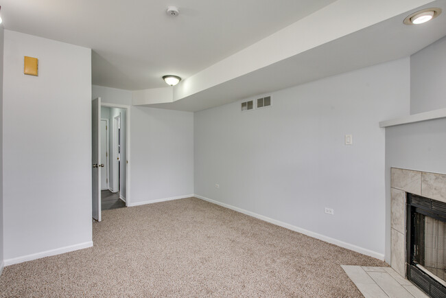 Building Photo - 3491 Willowview Ct