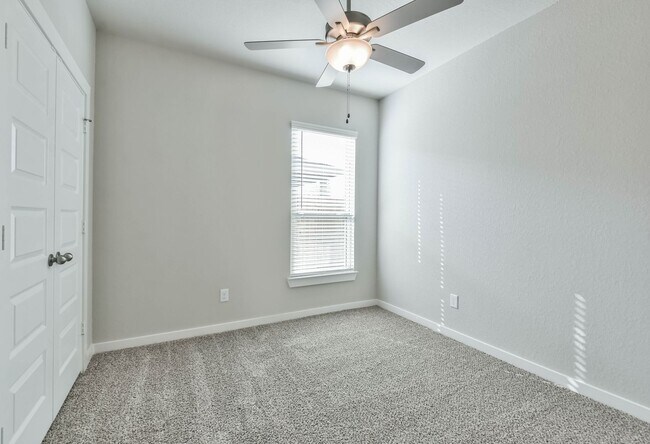 Building Photo - High Ceilings, Low Maintenance -Say Hello ...