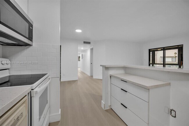 Building Photo - 9514 N Belfort Cir