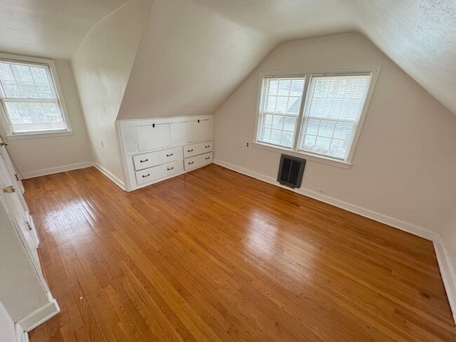 Building Photo - 1313 Frank St