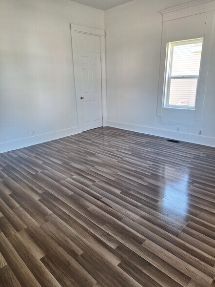 Building Photo - 515 W Franklin St