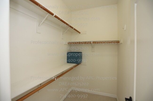 Building Photo - 8057 Sorrento Ln