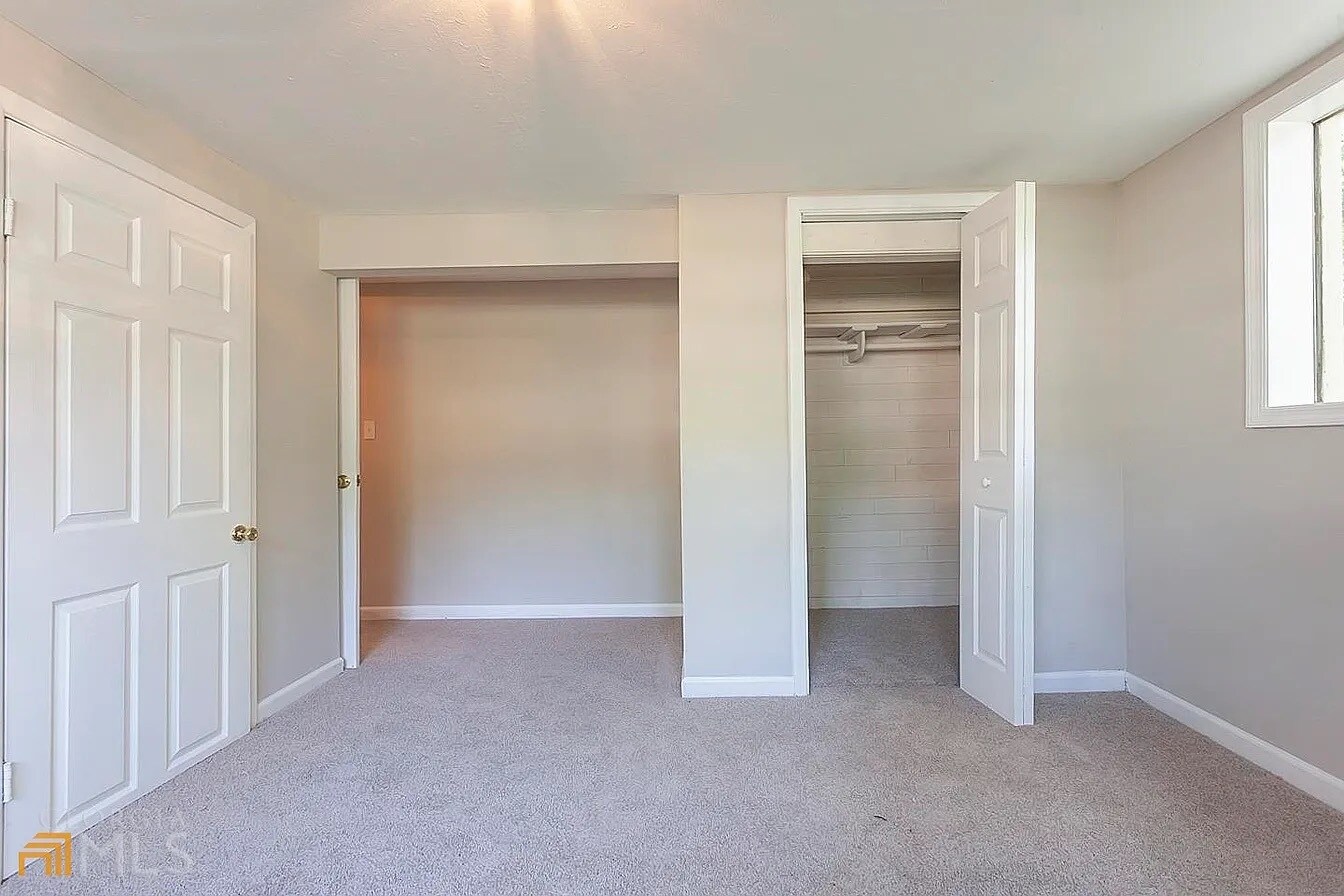 Building Photo - 5545 Sturbridge Way