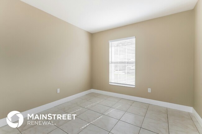 Building Photo - 2234 Village Ct