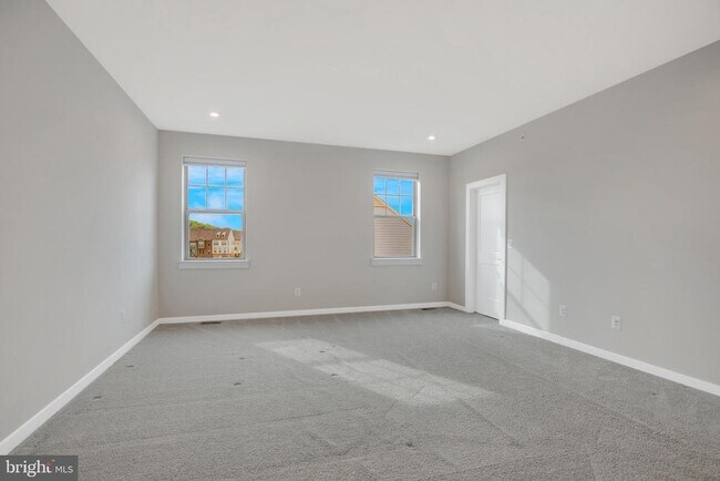 Building Photo - 222 Petite Sirah Terrace SE