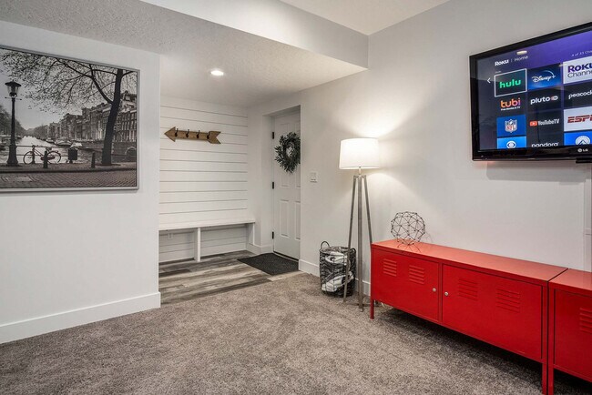 Building Photo - 2273 N Elderberry Dr