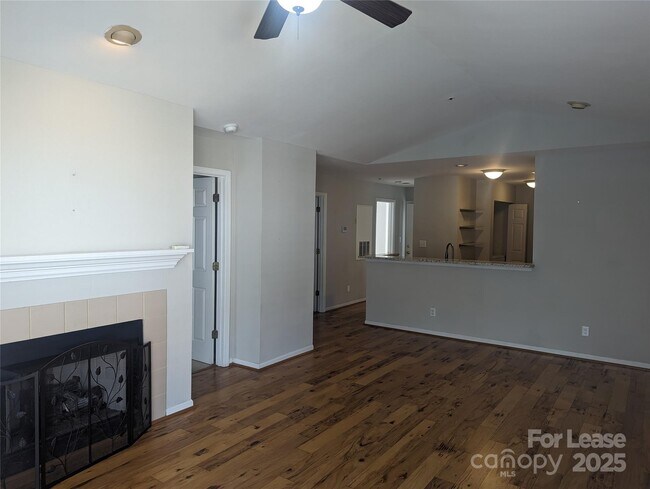 Building Photo - 761 Southwest Dr