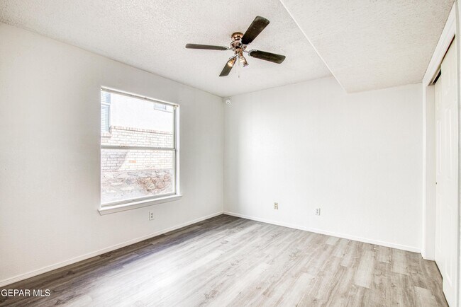 Building Photo - 1409 Black Ridge Dr