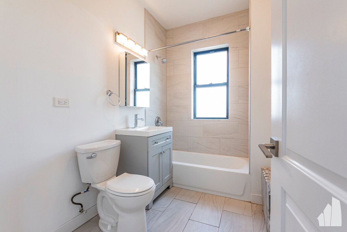 Building Photo - 3920 N Keeler Ave