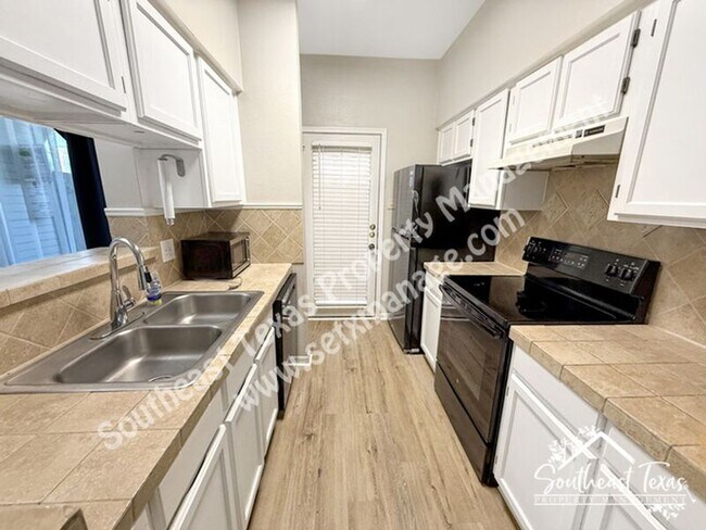 Building Photo - 1620 Wellington Pl