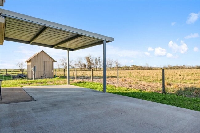 Building Photo - 2407 Thuesen Rd