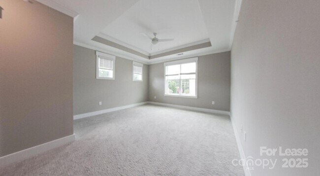 Building Photo - 17014 Fairmount Way