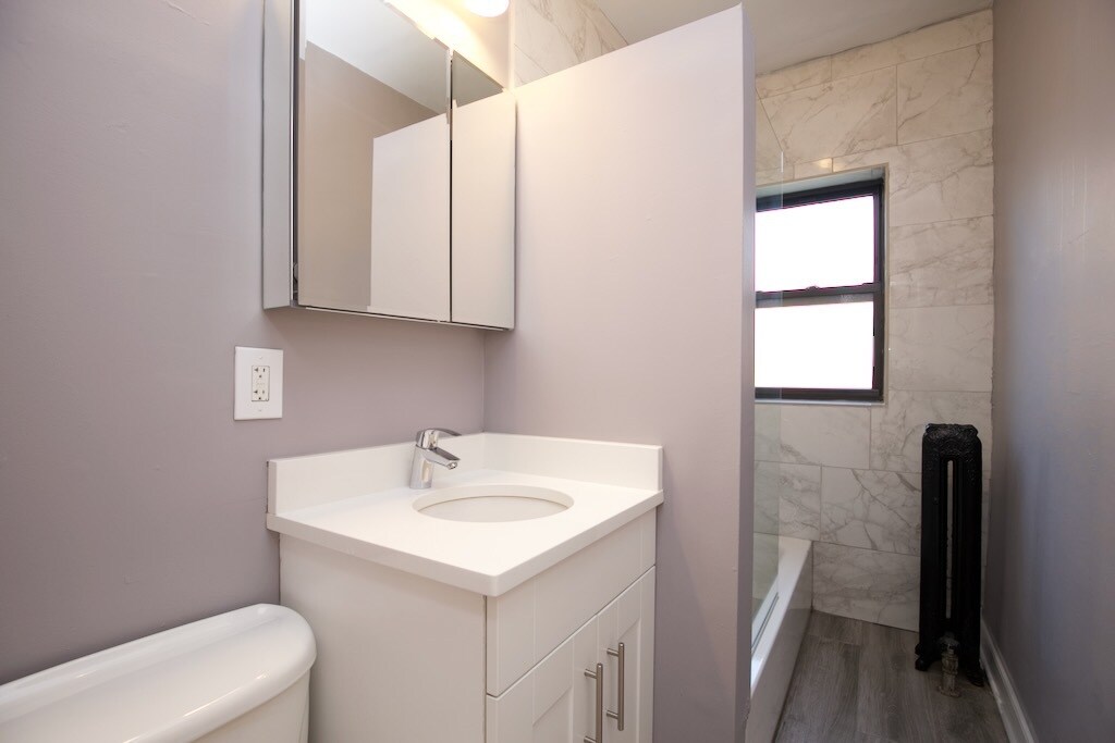 Building Photo - 632 W Stratford Pl