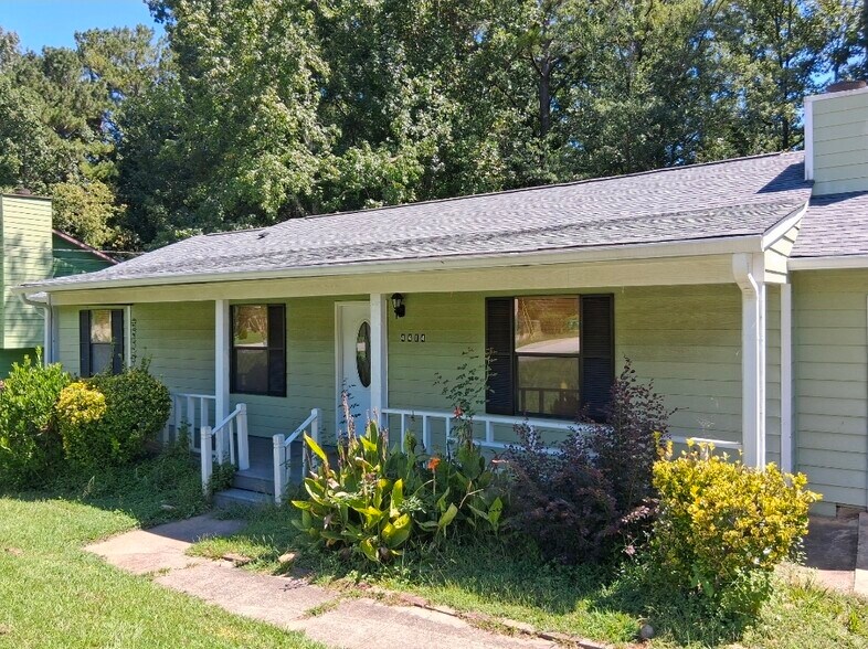 Building Photo - 4414 Housworth Dr