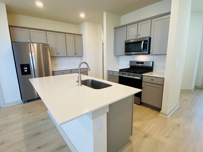 Building Photo - 10917 Tildon Ave