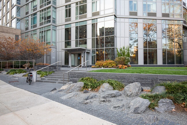 Building Photo - 1 Morningside Dr