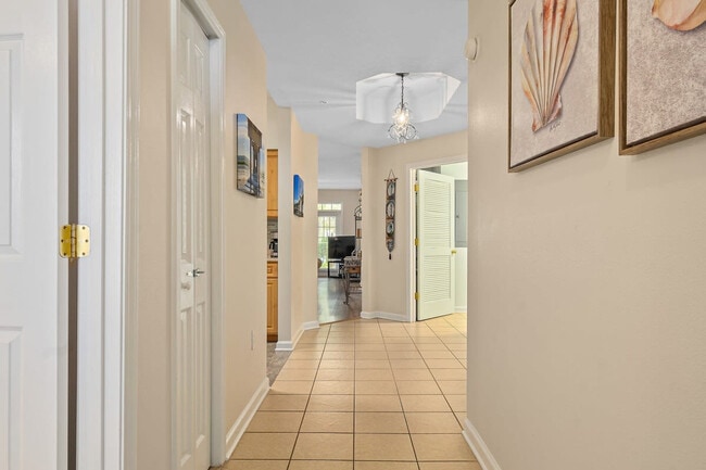 Building Photo - 265 Atlantis Cir