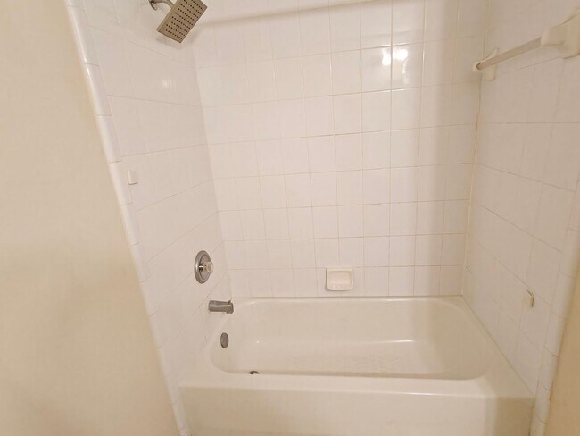 Building Photo - Florida Living at Its Best – 3BR Home with Hot Tub & Resort Amenities