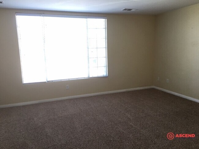 Building Photo - Amazing 5 Bedroom Home In Southwest!