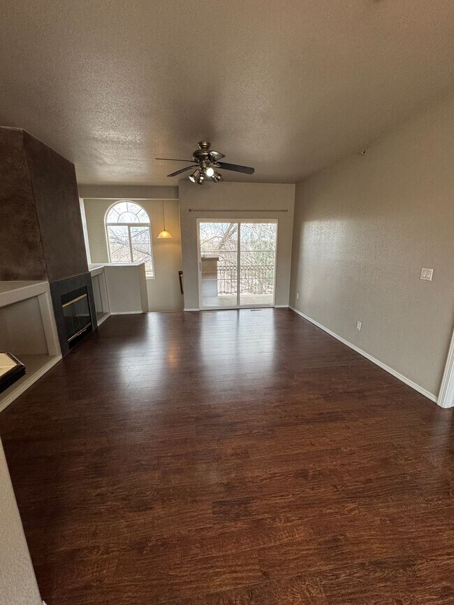 Building Photo - Gorgeous 2bd 2ba Condo in Southwest Colorado Springs!