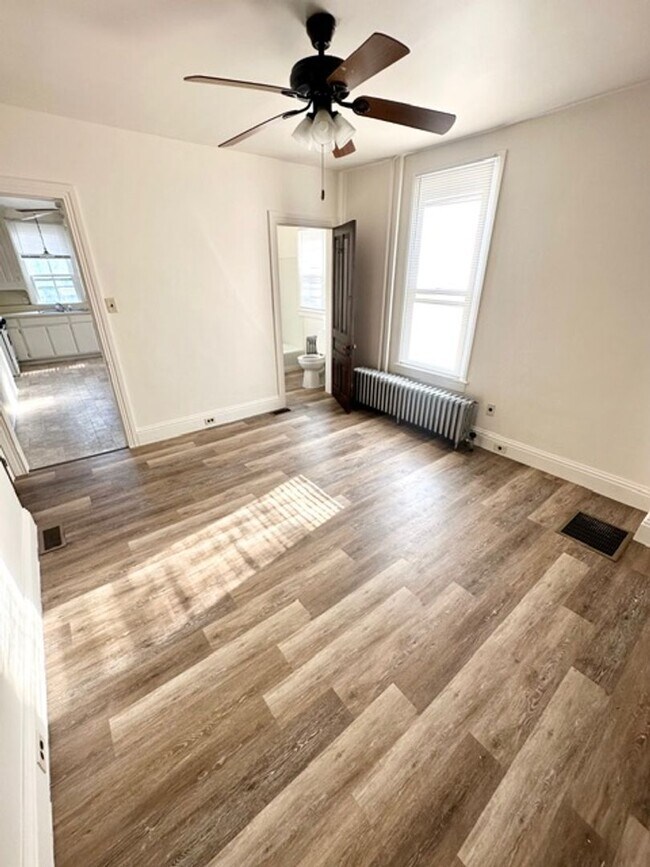 Building Photo - 1424 W Philadelphia St