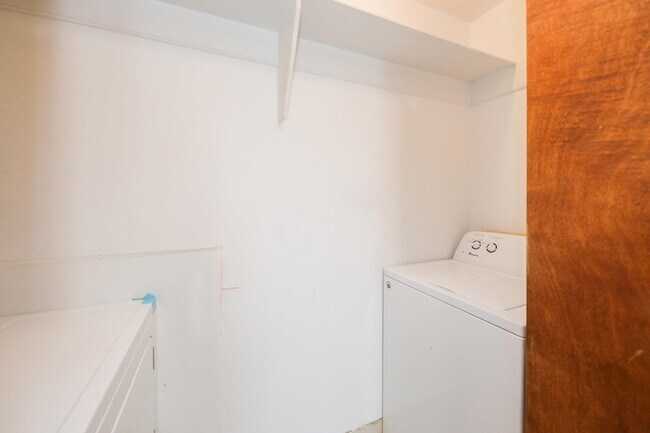 Building Photo - 2704 San Agustin Ave