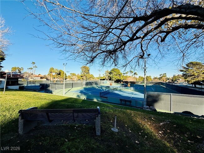 Building Photo - 3416 Cll Del Torre