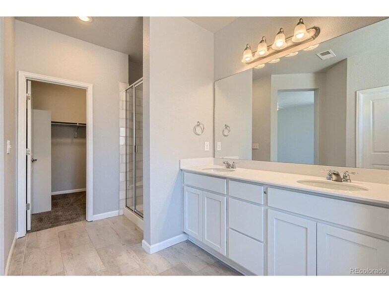 Building Photo - 14762 E Belleview Ave