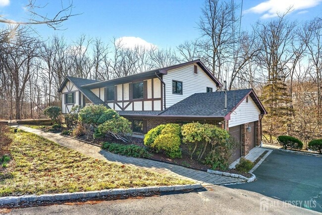 Building Photo - 2289 Brookside Dr